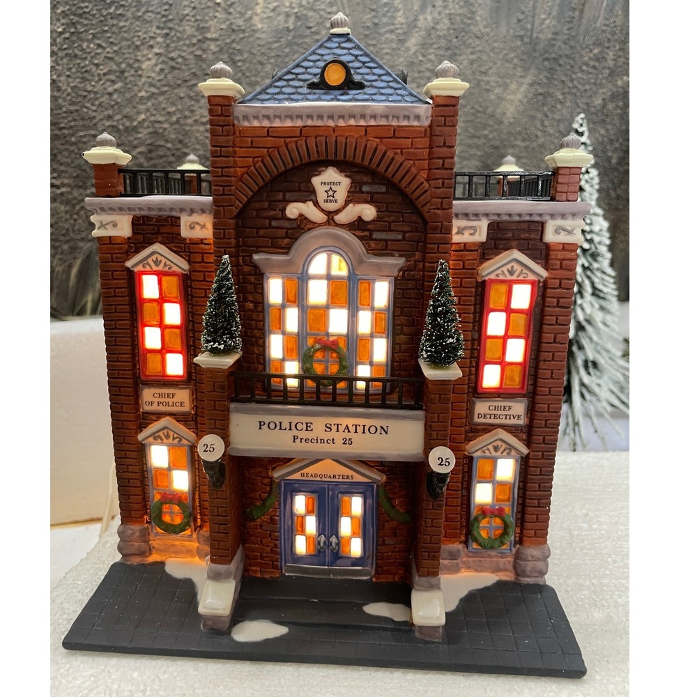 Dept 56 Christmas in the City PRECINCT 25 Police Station 58941 Village House
